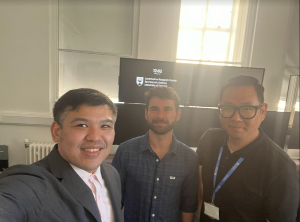 Dr. Roberto Figueroa Jr. with Mr. Vincenzo Rinaldi and Mr. Sang-hun Yu of Leverhulme Research Center for Forensic Science.