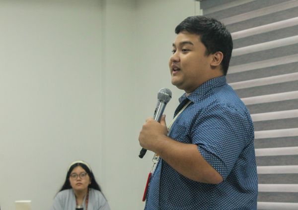 USC Chairperson Isaiah Crisanto presenting the programs’s closing remarks.Image by Adrian Zapico & Russell Fernandez