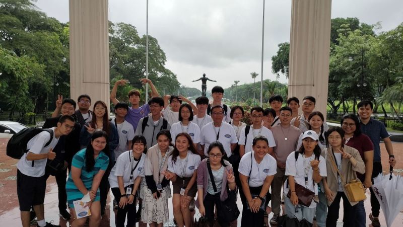 13 July 2023 – Project LAKBAY fellows and Camp Facilitators at Quezon Hall, UP Diliman