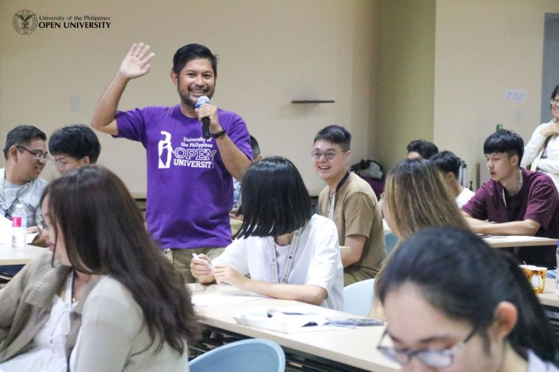 8 July 2023 – Dr. Diego Maranan facilitating the Design Thinking Workshop at CCDL.