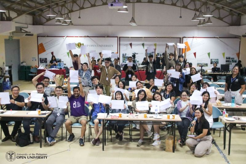 8 July 2023 – Project LAKBAY fellows and Camp Facilitators together with Dr. Diego Maranan show off their outputs for the Design Thinking Workshop