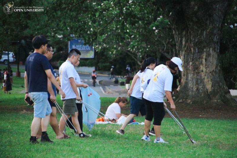 9 July 2023 – Project LAKBAY fellows and Project Head, Dr. Joane Serrano initiates a Garbage Picking Activity at UPLB Freedom Park