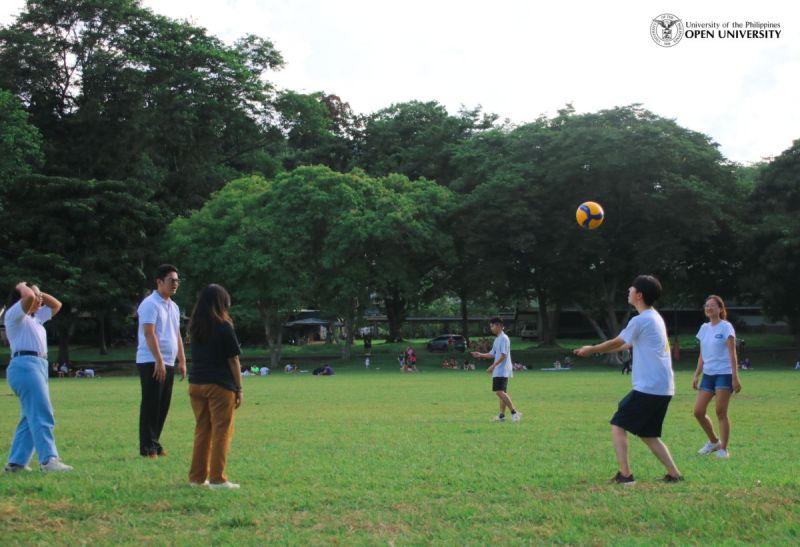 9 July 2023 – Project LAKBAY fellows enjoy their Sunday afternoon’s physical activities at UPLB Freedom Park.