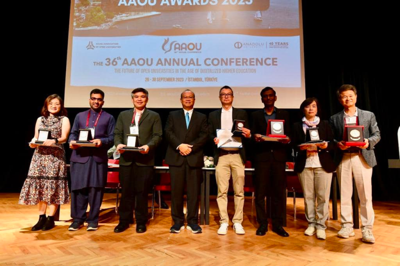 Dr. Roberto B. Figueroa, Jr., UP Open University Associate Professor and Program Director for Immersive Open Pedagogies, was awarded the Silver Medal for the Best Practice Award at the 36th Annual Conference of the Asian Association of Open Universities