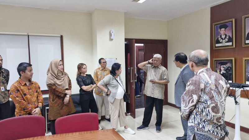 The Accreditation Team visited the UT Regional Office – Bogor for a briefing and guided tour of the facilities.